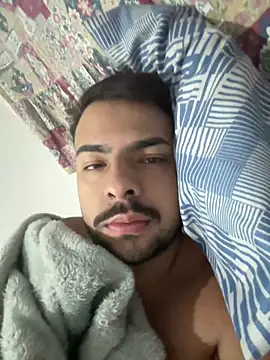 artzin2334 online show from November 6, 2025, 7:20 am