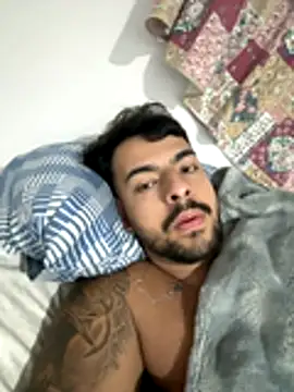 artzin2334 online show from November 10, 2025, 5:39 am