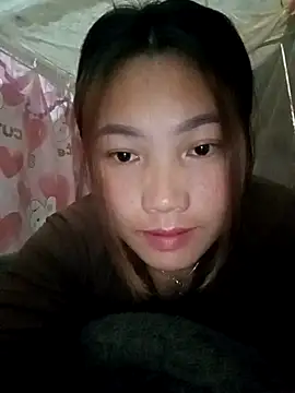 min-xinh online show from December 4, 2025, 1:15 am