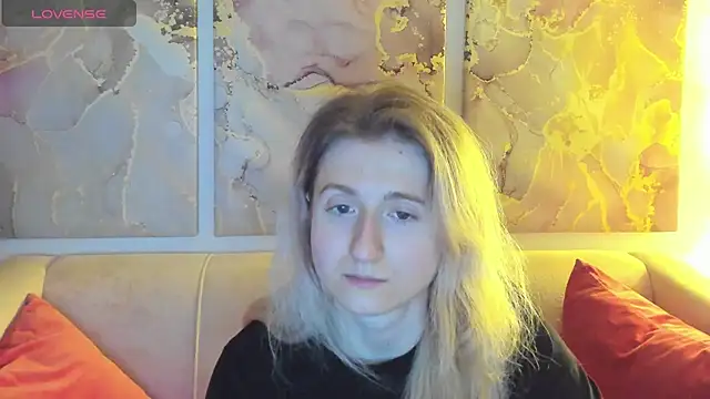 Snapshot of CamillaDreamer chatting on April 16, 2026, 10:01 pm CamillaDreamer online show from April 16, 2026, 10:01 pm