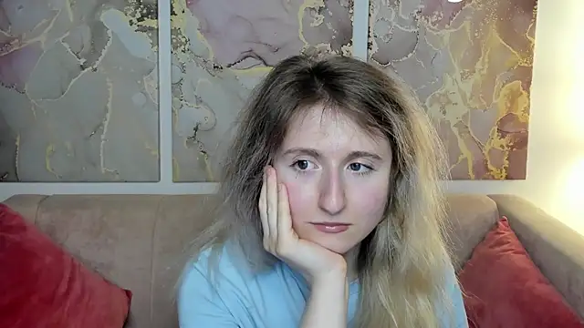 Snapshot of CamillaDreamer chatting on May 11, 2026, 4:04 pm CamillaDreamer online show from May 11, 2026, 4:04 pm