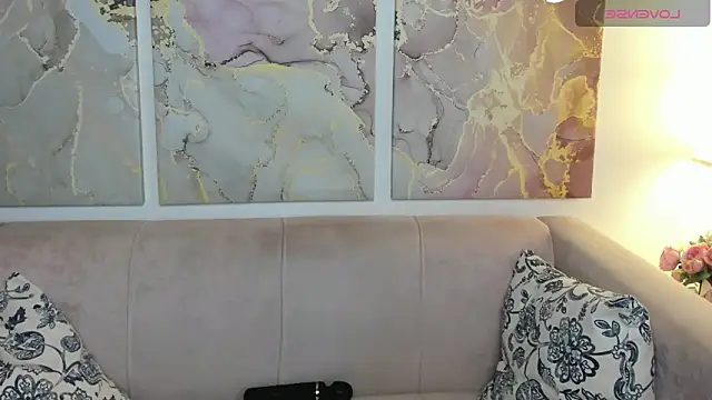 Snapshot of CamillaDreamer chatting on May 15, 2026, 11:45 pm CamillaDreamer online show from May 15, 2026, 11:45 pm