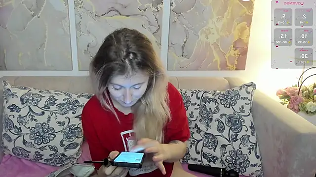 Snapshot of CamillaDreamer chatting on May 20, 2026, 10:54 am CamillaDreamer online show from May 20, 2026, 10:54 am