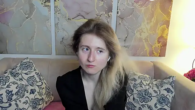 Snapshot of CamillaDreamer chatting on May 29, 2026, 11:41 am CamillaDreamer online show from May 29, 2026, 11:41 am