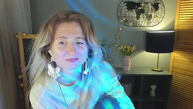 Snapshot of CamillaDreamer chatting on July 15, 2026, 11:04 am CamillaDreamer online show from July 15, 2026, 11:04 am
