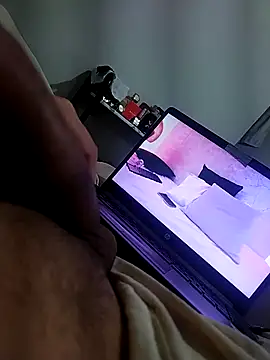 Snapshot of A_reyes1122 chatting on October 9, 2025, 10:46 am A reyes1122 online show from October 9, 2025, 10:46 am