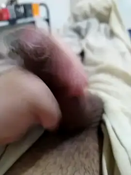 Snapshot of A_reyes1122 chatting on October 24, 2025, 7:54 pm A reyes1122 online show from October 24, 2025, 7:54 pm