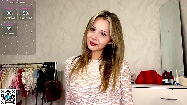 Snapshot of LindyEckland chatting on October 15, 2025, 12:27 pm LindyEckland online show from October 15, 2025, 12:27 pm