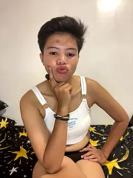 Snapshot of Obre17 chatting on November 30, 2025, 2:32 pm Obre17 online show from November 30, 2025, 2:32 pm