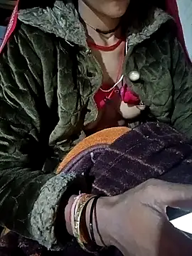 Snapshot of Lona2525 chatting on December 18, 2025, 6:36 pm Lona2525 online show from December 18, 2025, 6:36 pm