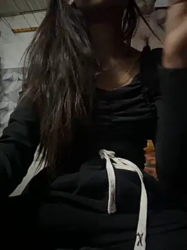 Snapshot of Nencycute1 chatting on October 29, 2025, 4:31 pm Nencycute1 online show from October 29, 2025, 4:31 pm