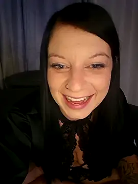 MieziMinz online show from October 10, 2025, 8:08 pm