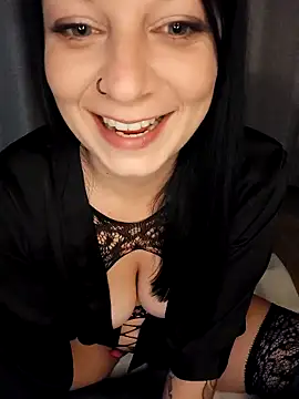 MieziMinz online show from October 20, 2025, 7:14 pm