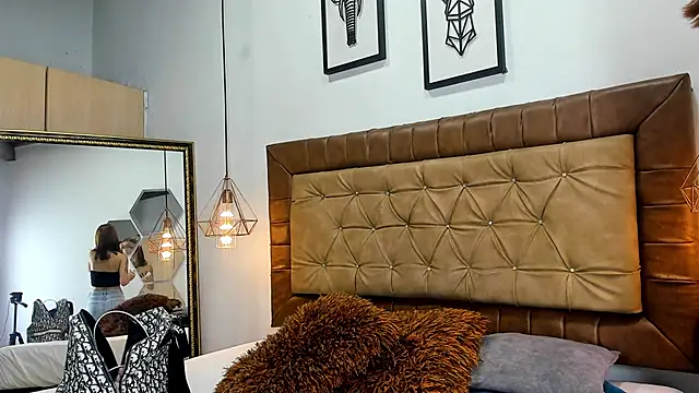 hannarose1208 online show from November 28, 2025, 12:19 pm