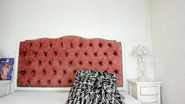 hannarose1208 online show from December 5, 2025, 1:09 pm