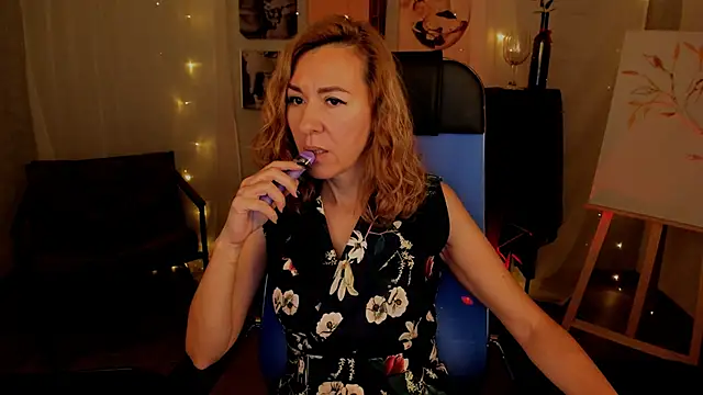 DonnaSmitth online show from November 4, 2025, 9:19 am