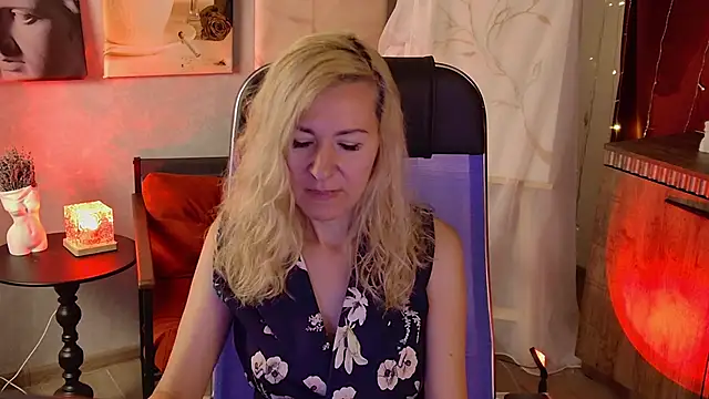 DonnaSmitth online show from June 30, 2026, 10:22 pm