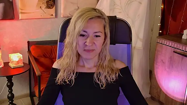 DonnaSmitth online show from July 1, 2026, 6:40 pm