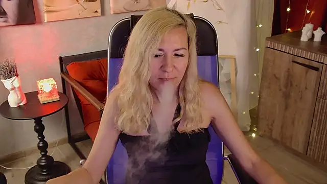 DonnaSmitth online show from July 8, 2026, 6:56 pm