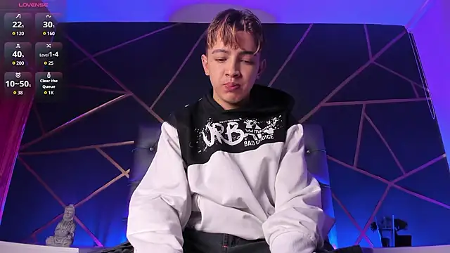 Snapshot of Lian_Miller1_ chatting on February 17, 2026, 12:23 pm Lian Miller1 online show from February 17, 2026, 12:23 pm