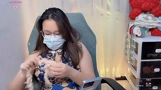 NEWONETO online show from November 21, 2025, 9:24 pm