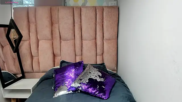 Issa Milf   online show from February 21, 2026, 1:01 pm