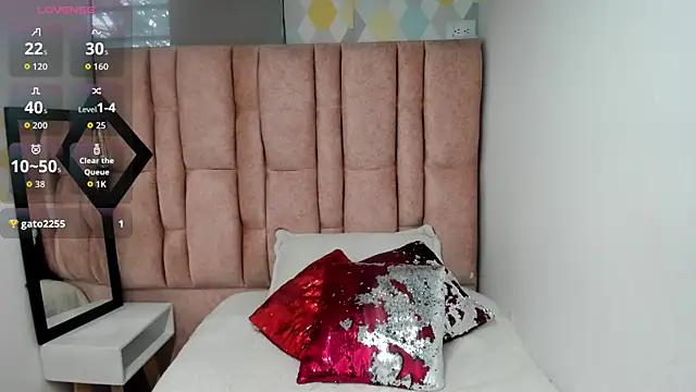 Issa Milf   online show from March 30, 2026, 2:18 pm