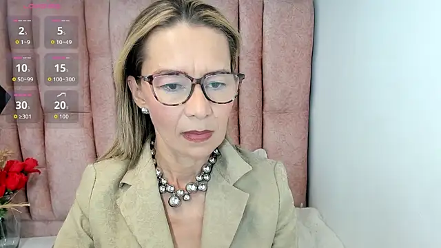 Snapshot of Issa_Milf__ chatting on June 12, 2026, 1:10 pm Issa Milf online show from June 12, 2026, 1:10 pm
