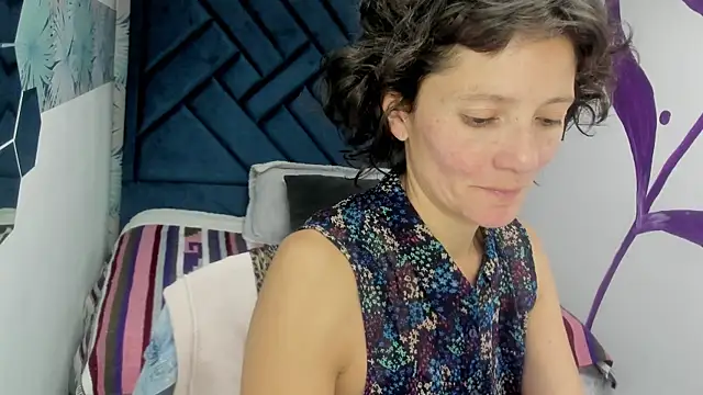 Valery More   online show from October 28, 2025, 12:09 pm