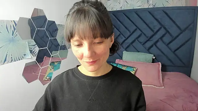 Valery More   online show from February 22, 2026, 12:15 pm