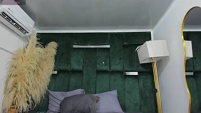 Snapshot of Misaki_Kai chatting on November 16, 2025, 5:35 am Misaki Kai online show from November 16, 2025, 5:35 am