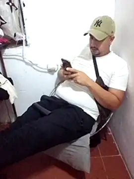 Snapshot of Tequilamaster chatting on December 4, 2025, 12:14 pm Tequilamaster online show from December 4, 2025, 12:14 pm