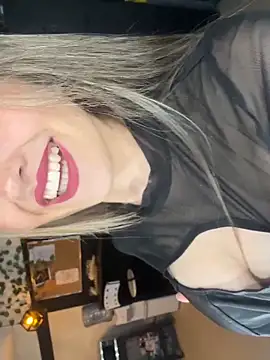 Miia Millerr online show from November 19, 2025, 2:55 am