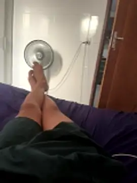 MCLZK online show from November 12, 2025, 6:19 pm