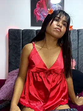 Snapshot of karinna_santana chatting on November 5, 2025, 10:10 pm karinna santana online show from November 5, 2025, 10:10 pm