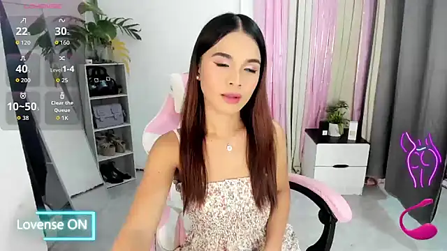 jeanalove online show from April 17, 2026, 1:03 pm