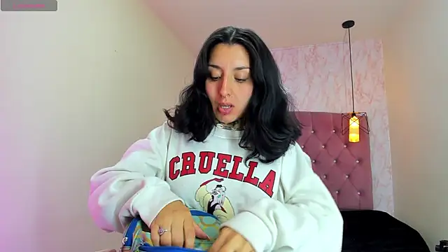 Iris  77 online show from November 5, 2025, 3:01 pm