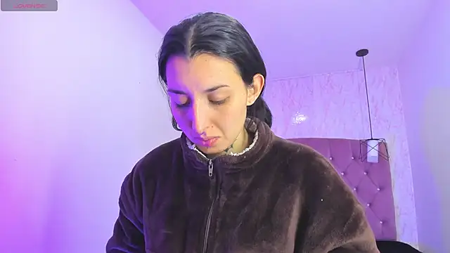 Iris  77 online show from November 11, 2025, 4:07 pm