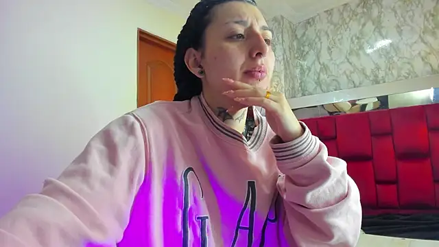 Iris  77 online show from December 2, 2025, 12:43 pm