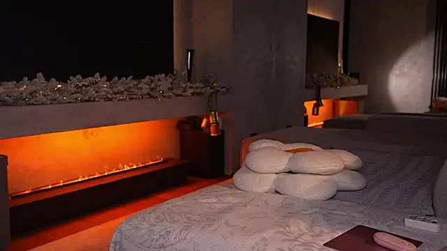 Snapshot of AlexisGraysX chatting on December 22, 2025, 10:29 pm AlexisGraysX online show from December 22, 2025, 10:29 pm