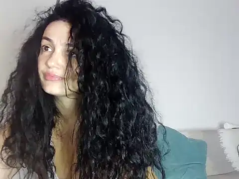 Snapshot of JadeLure chatting on November 3, 2025, 12:28 pm JadeLure online show from November 3, 2025, 12:28 pm