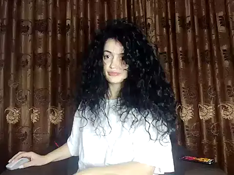 Snapshot of JadeLure chatting on November 4, 2025, 3:00 pm JadeLure online show from November 4, 2025, 3:00 pm