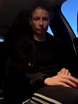 GoldenPussy1329 online show from November 10, 2025, 5:12 pm