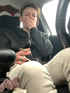 GoldenPussy1329 online show from January 17, 2026, 3:06 pm