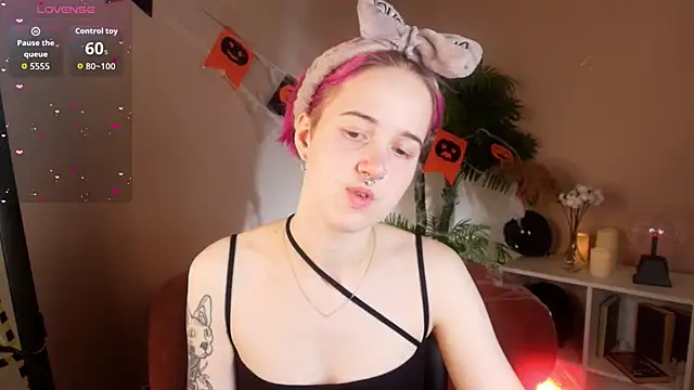 Snapshot of luna_son chatting on October 23, 2025, 9:24 pm luna son online show from October 23, 2025, 9:24 pm