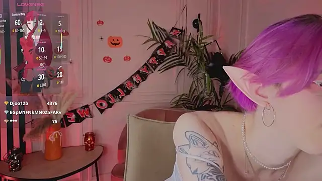 Snapshot of luna_son chatting on October 31, 2025, 9:43 am luna son online show from October 31, 2025, 9:43 am