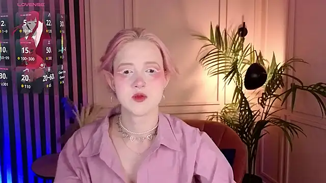 Snapshot of luna_son chatting on November 13, 2025, 9:14 pm luna son online show from November 13, 2025, 9:14 pm