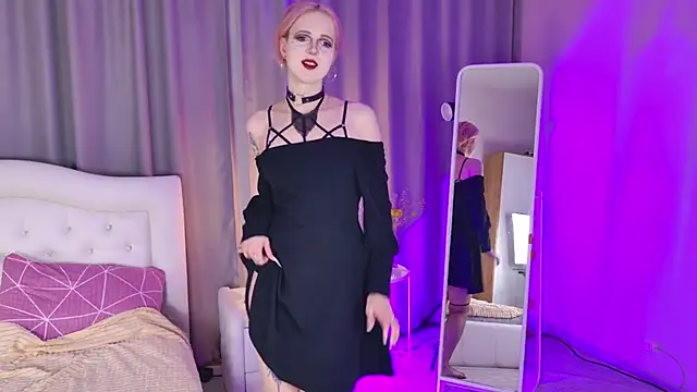 Snapshot of luna_son chatting on November 15, 2025, 9:11 pm luna son online show from November 15, 2025, 9:11 pm