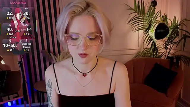 Snapshot of luna_son chatting on November 28, 2025, 5:54 am luna son online show from November 28, 2025, 5:54 am