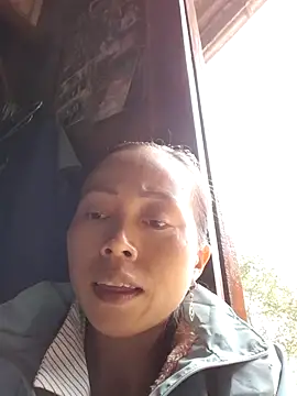 Tuyet xx online show from November 6, 2025, 4:13 am